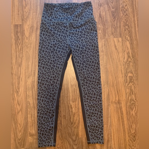 Black/grey leggings, size XS or S, no tag. Allfenix band - Picture 1 of 3